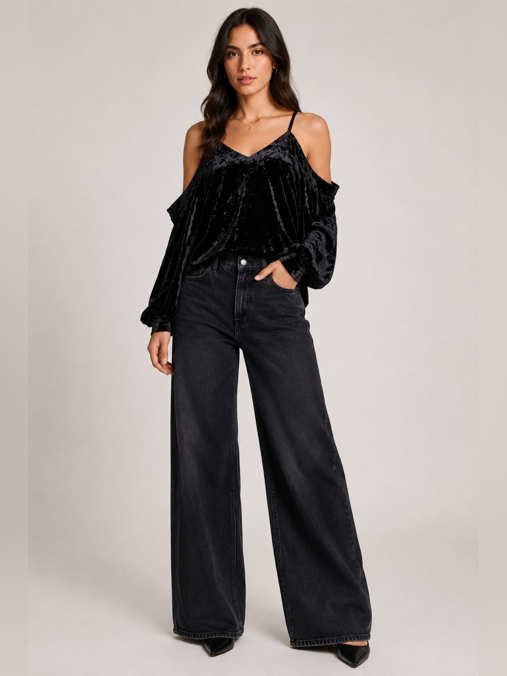 New Romeo & Juliet Couture Black Velvet Off-Shoulder Camisole Top